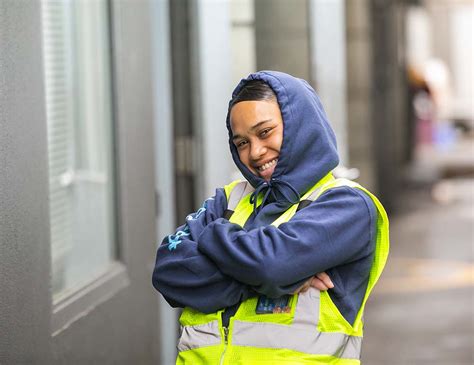 Alaska Launches New Uniform Collection – AirlineGeeks.com