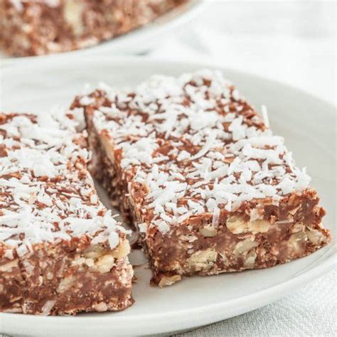 Pour the hot peanut butter mixture over the oats and mix well; The best Chocolate Oatmeal Bars (no-bake!) Clean eating ...