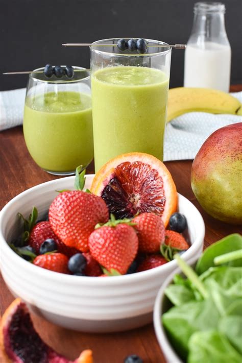 Green smoothies are a fantastic way of getting plenty of fruit and vegetables into your diet. How To Make The Perfect Green Smoothie (In Any Blender ...