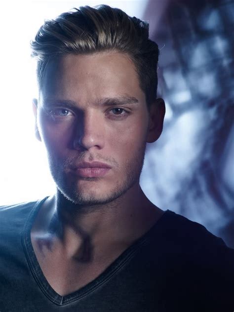 Meet Jace Wayland Played By Dominic Sherwood Don T Miss Him In The Shadowhunters Series