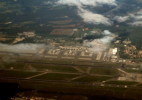 Hours, address, stamford bridge reviews: Flughafen Mailand "von oben" Foto & Bild | architektur ...
