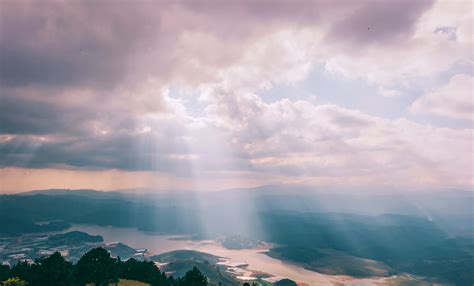 Mountains With Crepuscular Ray · Free Stock Photo