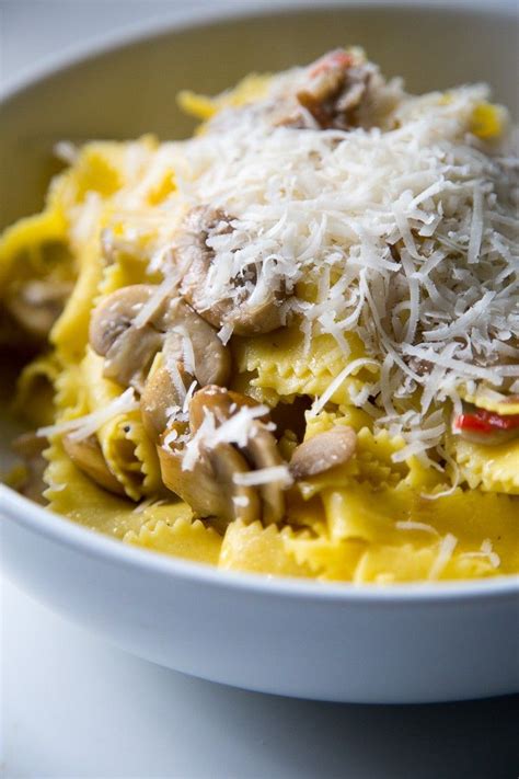 La preparazione oltre ad essere molto semplice è anche veloce. Carluccio's Pappardelle ai Funghi (Pappardelle With ...