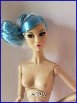 Integrity Toys Poppy Parker Looks A Plenty Azure Blue Hair Flat Feet