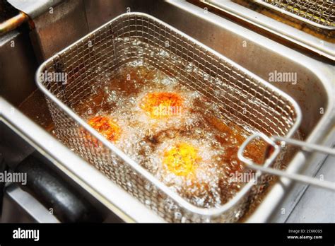 Deep Fryer High Resolution Stock Photography And Images Alamy