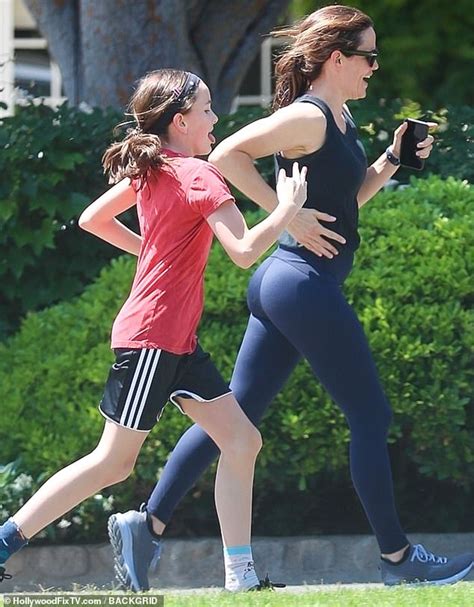 Jennifer Garner Shows Off Her Fit Physique As She Goes On A Morning Run