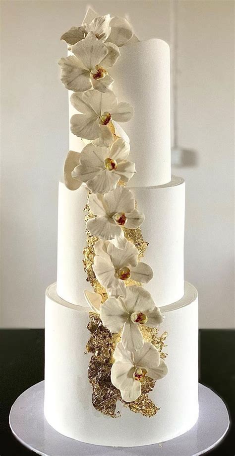 40 beautiful wedding cake trends 2023 sculptural cake design