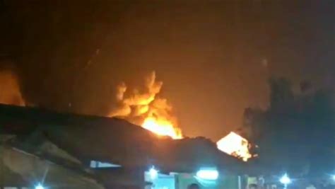 Add photo for gunung putri. Pabrik Styrofoam di Bogor Terbakar, 16 Mobil Damkar ...