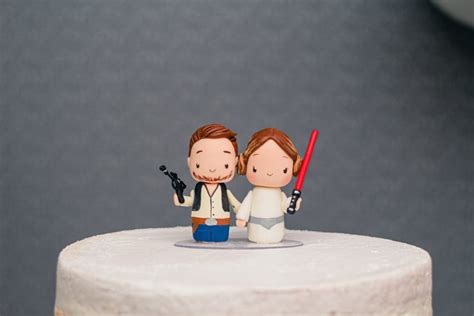 what type of wedding cake topper should i use helloprenup