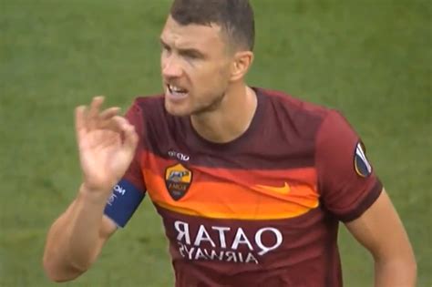 Latest on as roma forward edin dzeko including news, stats, videos, highlights and more on espn. VIDEO Talijani se pitaju kome je Edin Džeko ovo govorio ...
