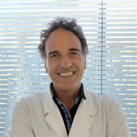 Dott Claudio Khabbazè ortopedico ginocchio Magalini Medica