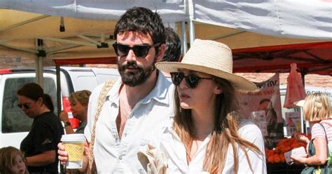 Is Elizabeth Olsen Married Actress Calls Robbie Arnett Her Husband