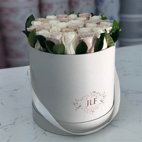 If you are looking to send flowers to la, there's a few things to keep in mind: Los Angeles Flowers - Same Day Flower Delivery | Floral ...