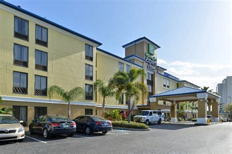 Holiday Inn Express® Tampa Rocky Point Tampa Fl 3025 North Rocky