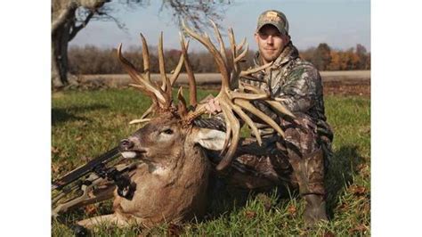 Illinois Buck Confirmed As New World Record Non Typical Whitetail