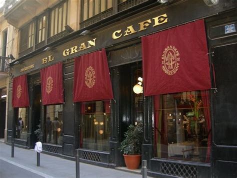 Close up and in small spaces so that you can soak up the local atmosphere just like a local. El Gran Cafe, Barcelona - Barrio Gotico (Barri Gotic ...