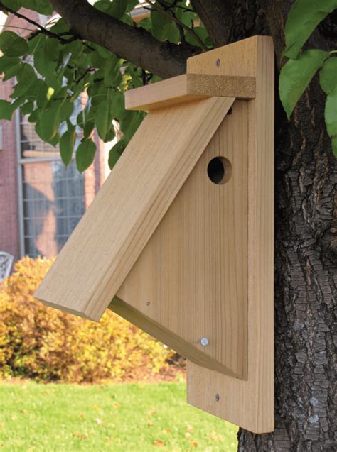 This little house seems rather simple. 25 Free Bird House Plans to Welcome Feathered Friends to Your Garden • Insteading