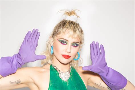 Miley Cyrus Plans Her Next Act—without Leaving Home Wsj