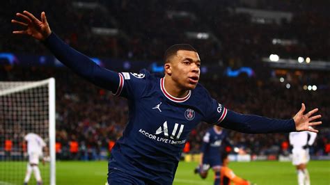 kylian mbappe scores stunning late winner as psg edge real madrid in first leg after lionel