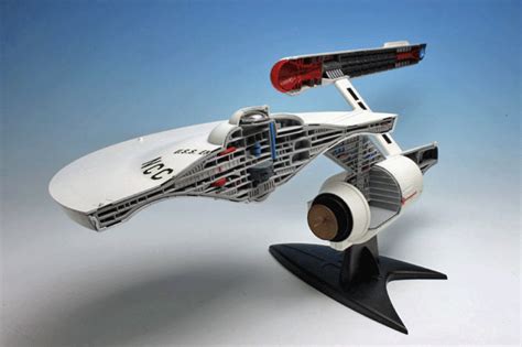1537 Star Trek Uss Enterprise Ncc1701 Cutaway Model