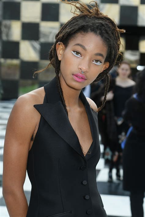 Willow smith was born on october 31, 2000 in los angeles, california, usa as willow camille reign smith. Willow Smith | Bio | Wonderwall.com