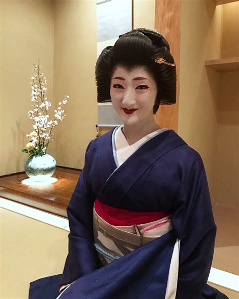 Geisha Culture In Kyoto Japan An Inside Look Vogue