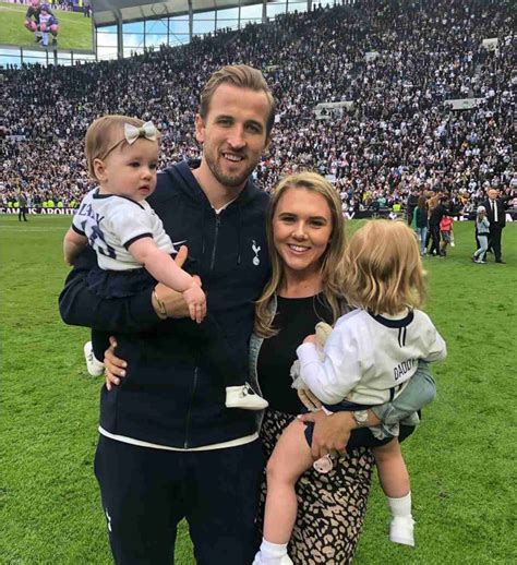 Harry kane's fiancée katie goodland sends emotional message following england's world cup defeat harry kane and partner kate make rare appearance at buckingham palace for this special reason. Ferdinand's Kane Comments Reveal The Selfish Nature Of ...