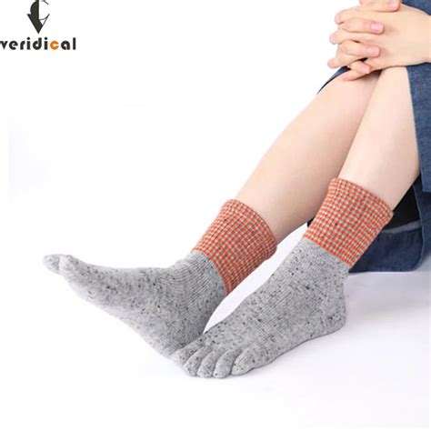 Veridical 5 Pairslot Cotton 5 Finger Socks For Woman Good Quality Color Point Five Fingers