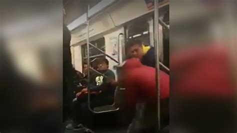 Video Sujetos Protagonizan Violenta Pelea En Vag N Del Metro De La