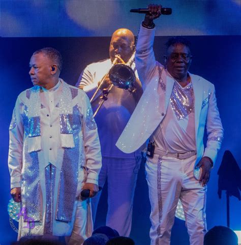 Chicago Earth Wind And Fire Tour 2019 The Earth Images Revimageorg