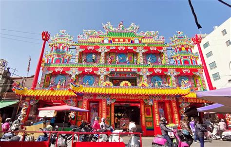 #新型冠状病毒 #wuhan #武汉加油 本期节目主要内容： 疫情来势汹汹，这注定是一场特殊的考验。从患者的治疗到人员的排查，从物资的保障到社区的防控，全国上下各个层面都在同时间赛跑、与病魔较量，坚决遏制疫情蔓延势头。 佳里金唐殿香科祈福 求阻绝武汉肺炎病毒入侵 - 生活 - 中时
