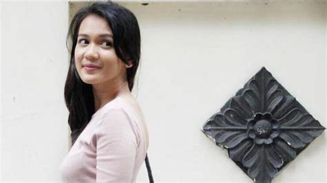 Kamera Hilang Dhea Imut Ladeni Pihak Ekspedisi Di Pengadilan Showbiz