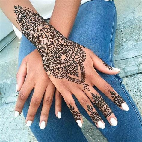 43 Elegant Hand Tattoo Designs That All Women Will Like Yeslip