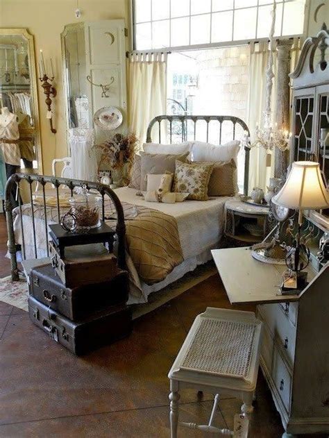 Pin By Melodyhogge On Home Decor In 2020 Vintage Bedroom Decor