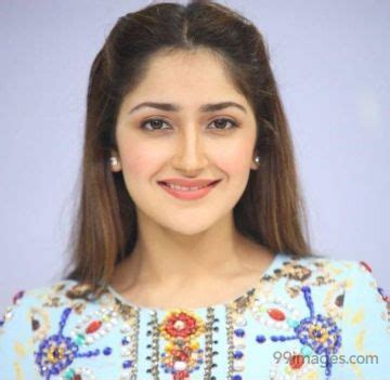 Sayesha Saigal Hot Hd Photos Wallpapers For Mobile P