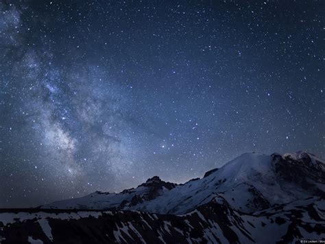 Mount Rainier Over The Galaxy Windows 10 Wallpaper 1024x768 Download