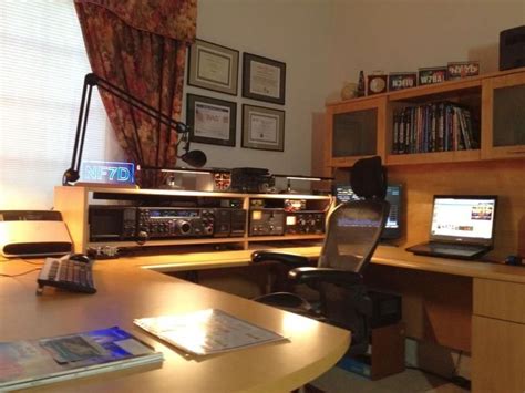 an awesome set up my dream station very clean and organized ham radio radio shack shack ideas