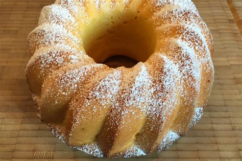 10 portionen 285kalorien12g fett35 g kohlenhydrate9g proteinnährwertangabenportionen: Rezept für Maiskuchen - Bolo de Fubá