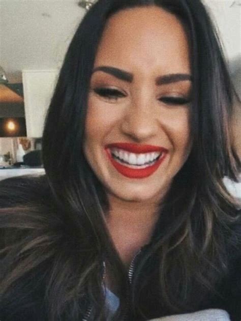 Pin De Alyssa Em Laid Ease Demi Lovato Mulher Perfeita Mulher