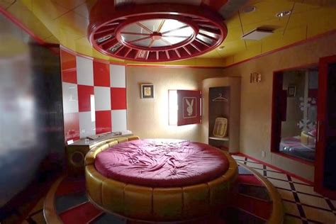Inside Eerie Abandoned Love Hotel With Kinky Ufo Rooms And Disney