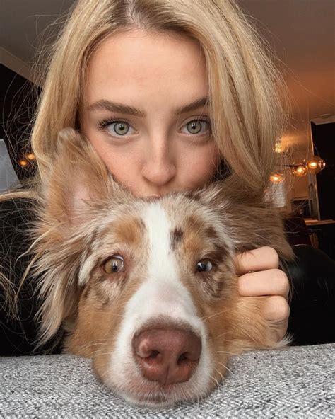 Alicia On Instagram Zara Having So Much Fun🙂 Animals Corgi Fun