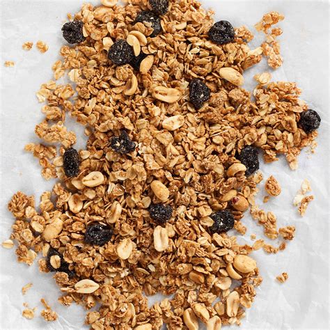 You can put the chocolate peanut butter cups down, because these are so much healthier and taste amazing. Peanut Butter Granola