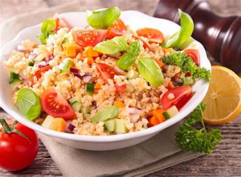 Questo cous cous zucchine e speck è un piatto unico molto semplice da preparare e adatto per la stagione estiva. Cuscús (cous cous): qué es, cómo cocinarlo y recetas