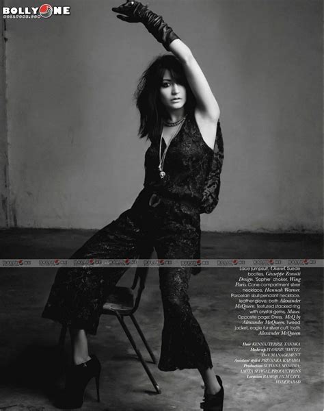 Anushka Sharma On Vogue Magazine February 2012 Pics Iz10