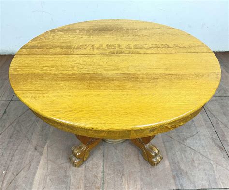 Lot Carved Round Oak Kitchen Table