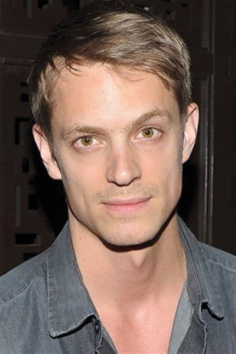 By clicking the link below you will be redirected to a gif pack of #322 268x180 gifs of joel kinnaman as takeshi kovacs in s1e1 of altered. Joel Kinnaman | Joel kinnaman, Joel kinneman, Celebrity entertainment