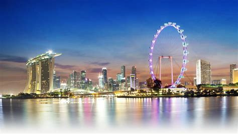 Riverside and marina bay walk. marina bay sands-singapore-flyer - EzyreachAsia.com