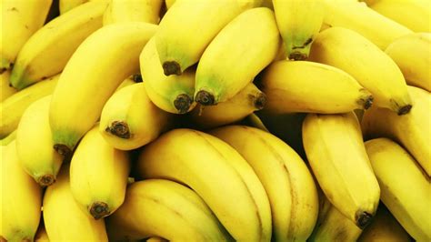 Closeup View Of Bunch Of Yellow Bananas Hd Banana Wallpapers Hd