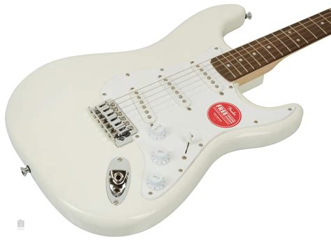 Fender Squier Bullet Stratocaster Lrl Aw Guitare Lectrique Kytary Fr