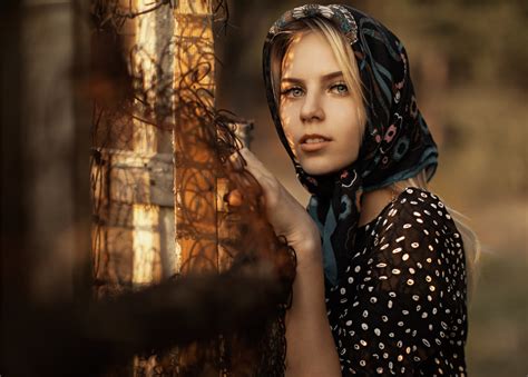 배경 화면 Ilya Baranov 여자들 모델 초상화 옥외 뷰어를보고 금발의 드레스 피사계 심도 회색 눈 얼굴 야외 여성 2048x1469